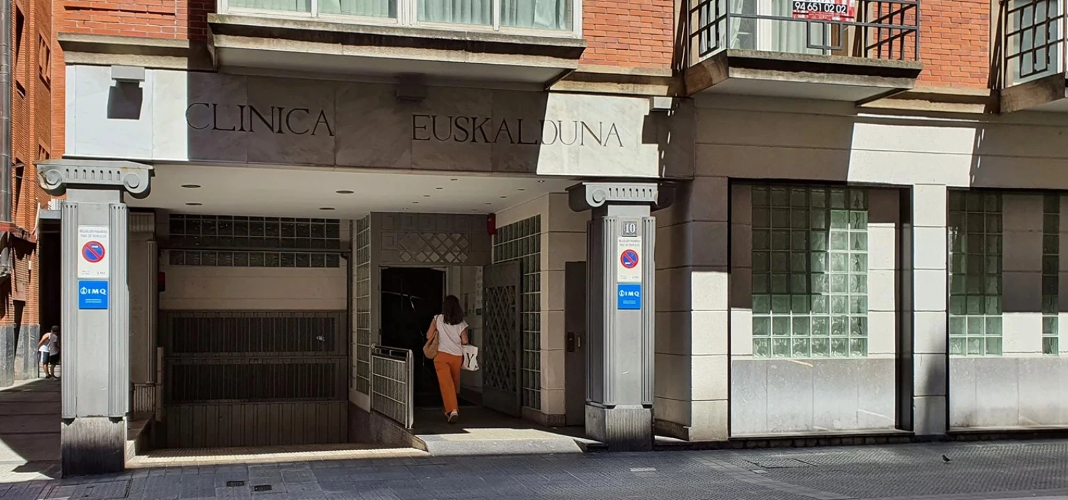 Fachada de Askabide Bilbao, laboratorio en Euskalduna kalea 10